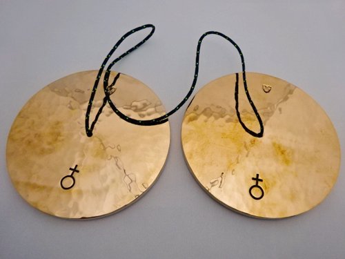 まるで大きなアクセサリーのよう。