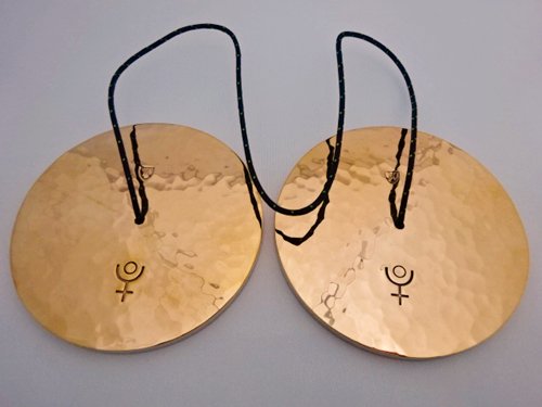 神秘的で探していた音に巡り会えた思いです。