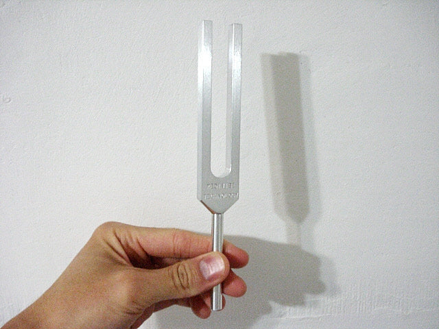 ヒーリング音叉の持ち方